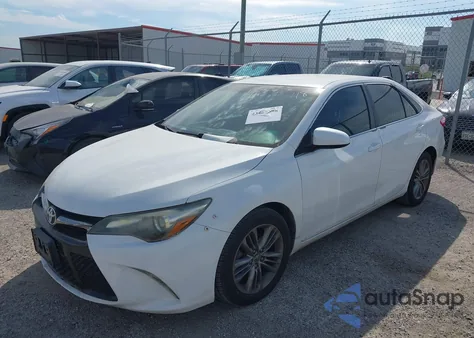 2015 Toyota Camry Se z USA, uszkodzony, nr VIN 4T1BF1FK3FU931708